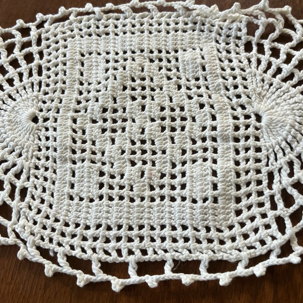 Cream Crochet Table Runner - Picture 4 of 4